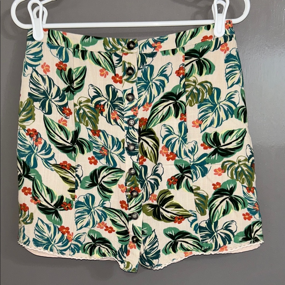 Lost + Wander Cream Tropical-Print Button Front Mini Skirt Medium